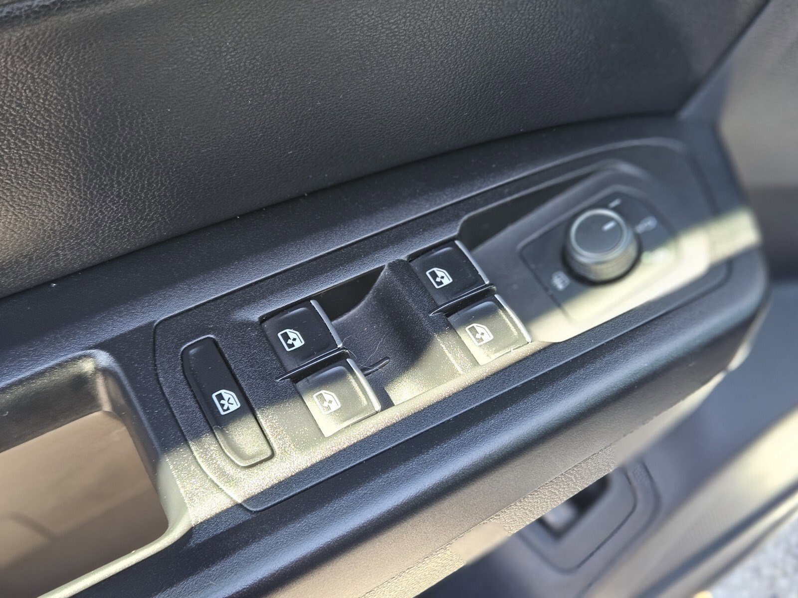 Used 2019 Volkswagen Atlas SEL image 18