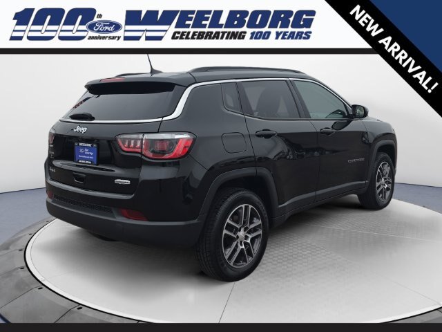 Used 2017 Jeep Compass Latitude w/ Popular Equipment Group AWD/4WD image 5