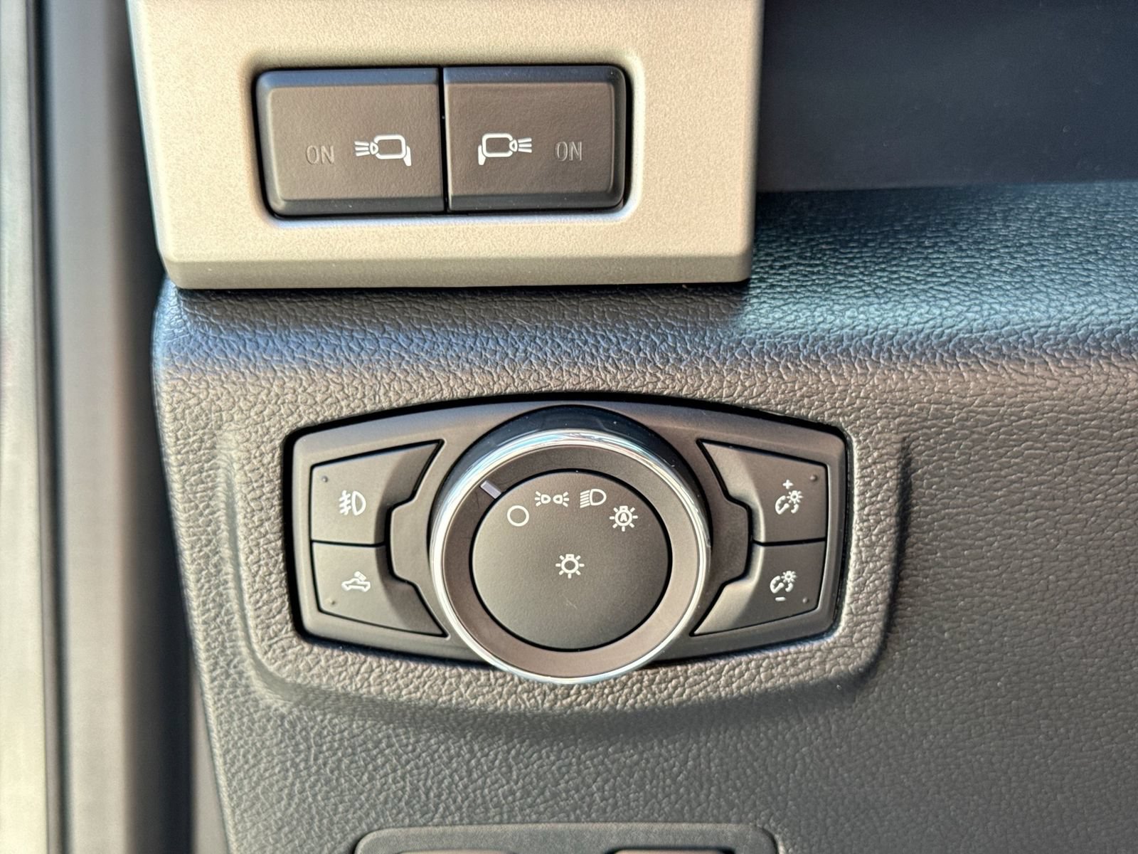 Certified 2017 Ford F350 Lariat w/ Lariat Ultimate Package AWD/4WD image 31