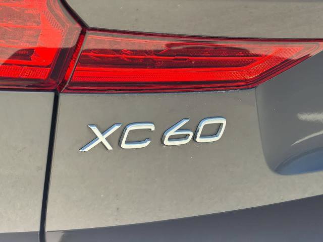 Used 2022 Volvo XC60 B5 Momentum AWD/4WD image 13