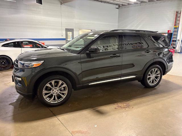 Certified 2023 Ford Explorer XLT w/ Equipment Group 202A AWD/4WD image 7