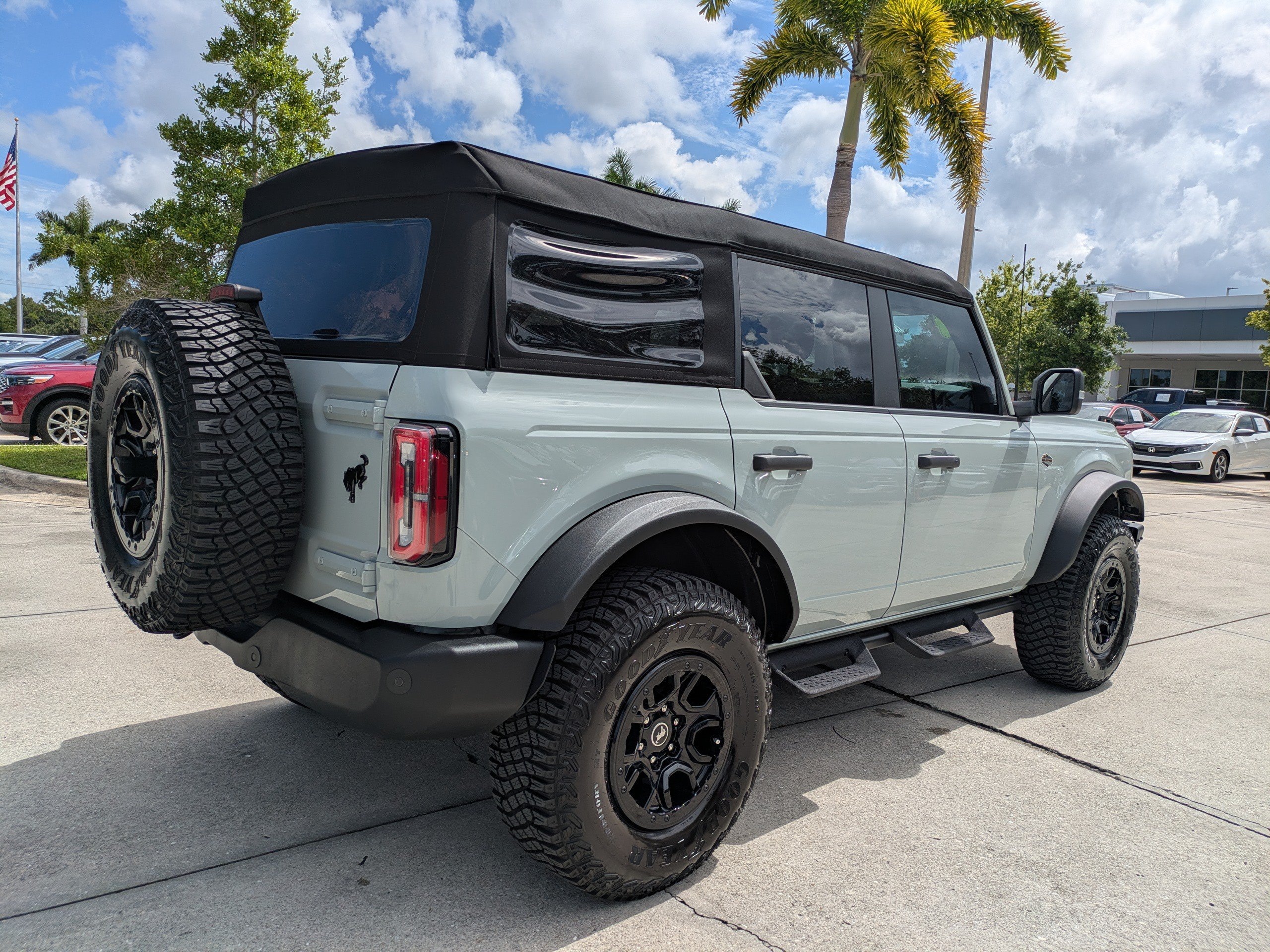 Certified 2024 Ford Bronco Wildtrak AWD/4WD image 4