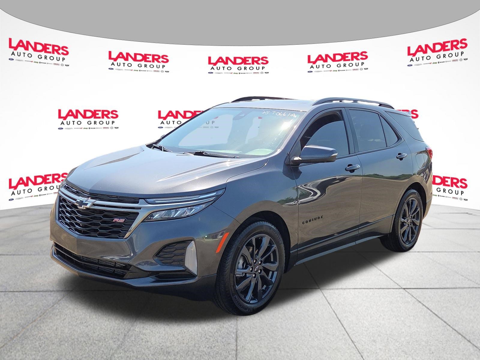 Used 2023 Chevrolet Equinox RS w/ RS Leather Package FWD image 7