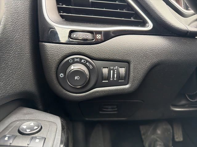 Used 2021 Jeep Cherokee Latitude Plus image 18