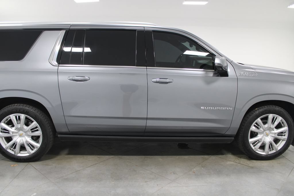Used 2021 Chevrolet Suburban High Country RWD image 12