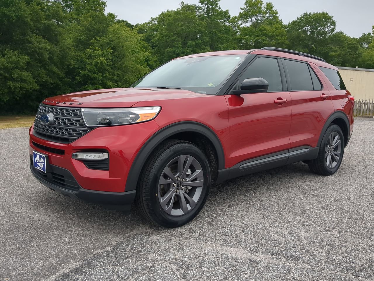 Certified 2022 Ford Explorer XLT w/ Equipment Group 202A AWD/4WD image 6