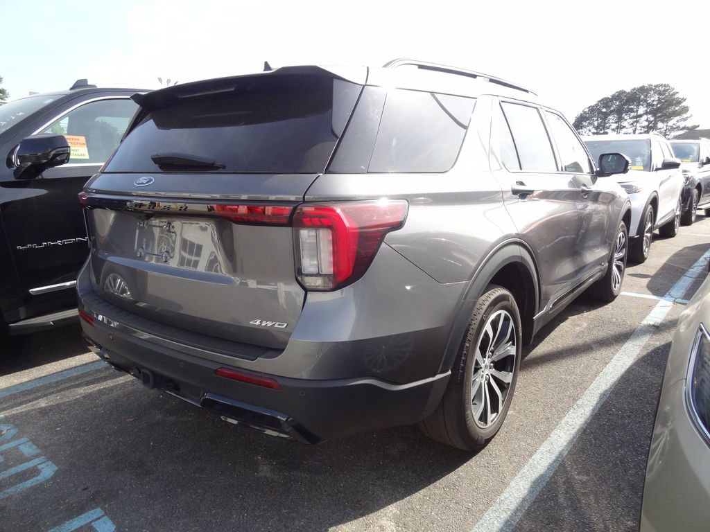 Certified 2025 Ford Explorer ST-Line AWD/4WD image 2