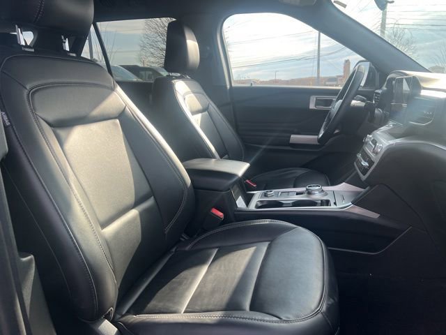 Certified 2024 Ford Explorer XLT w/ Equipment Group 202A image 10