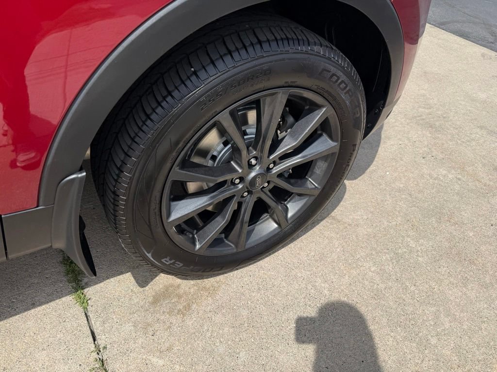 Certified 2018 Ford Explorer XLT w/ Equipment Group 202A AWD/4WD image 13