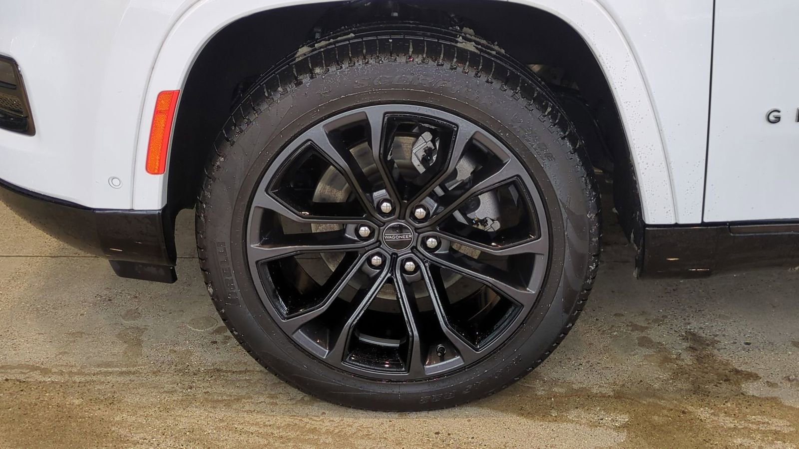 Used 2024 Jeep Grand Wagoneer Series II w/ Quick Order Packagew 28T image 13