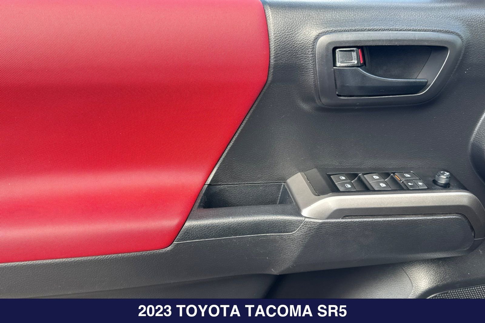 Used 2023 Toyota Tacoma SR5 RWD image 12