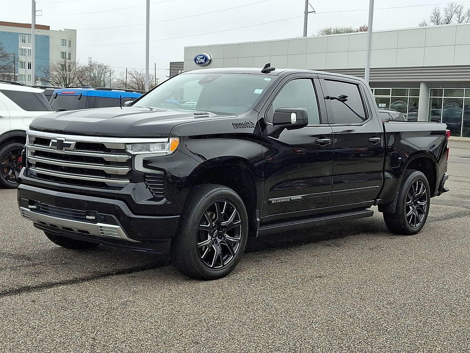 Used 2023 Chevrolet Silverado 1500 High Country w/ High Country Premium Package image 2