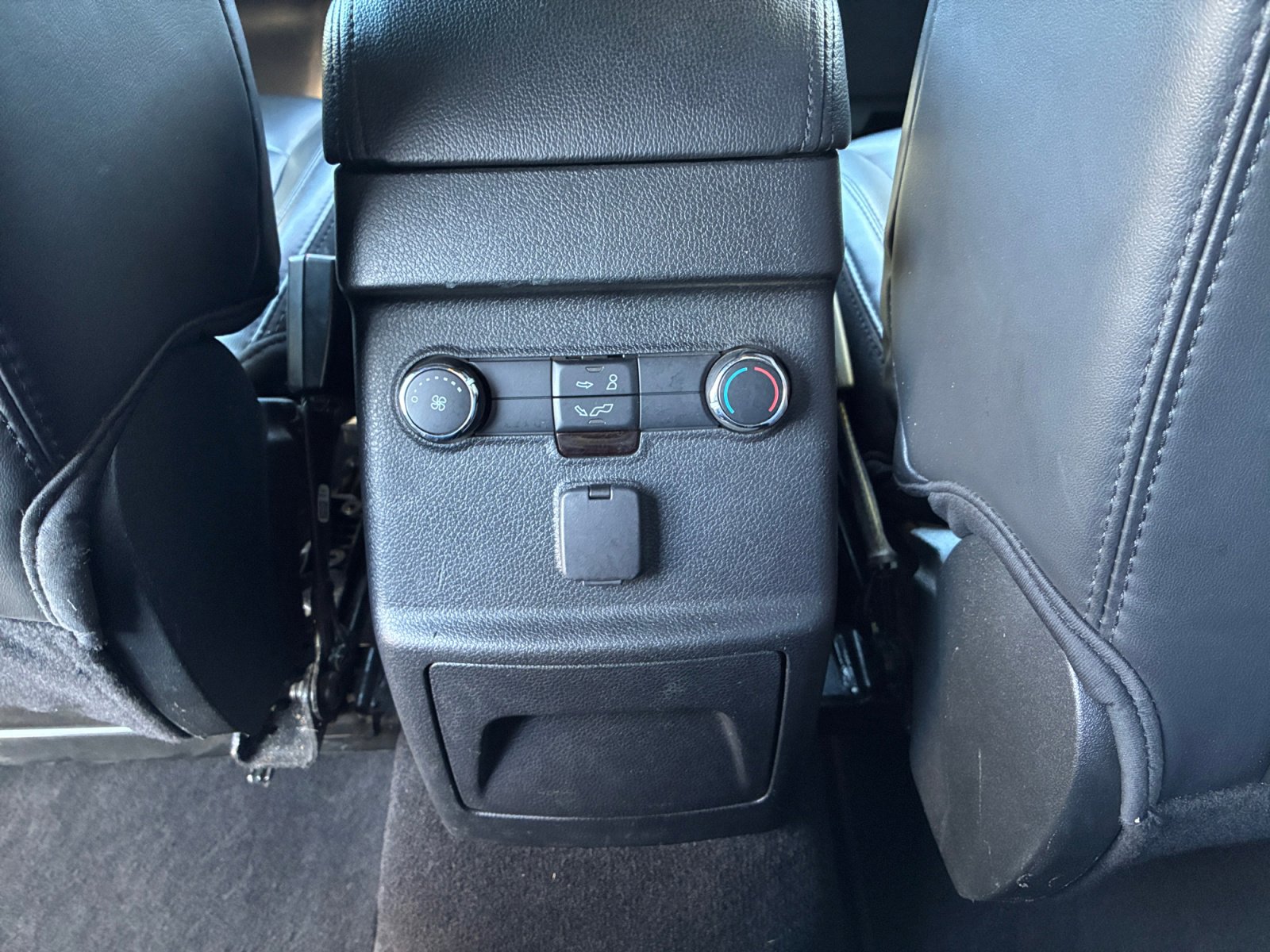 Certified 2019 Ford Explorer XLT w/ Equipment Group 202A AWD/4WD image 31