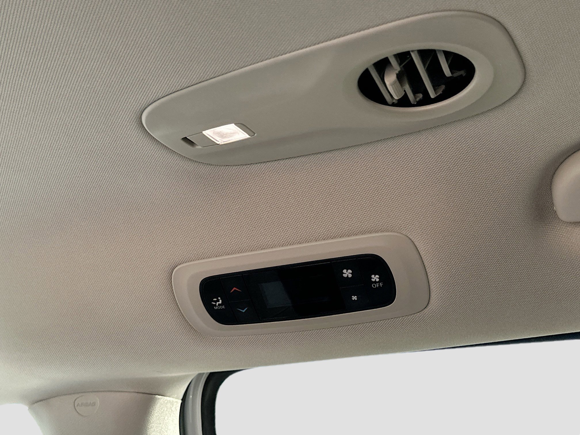 Used 2024 Chrysler Voyager LX image 22