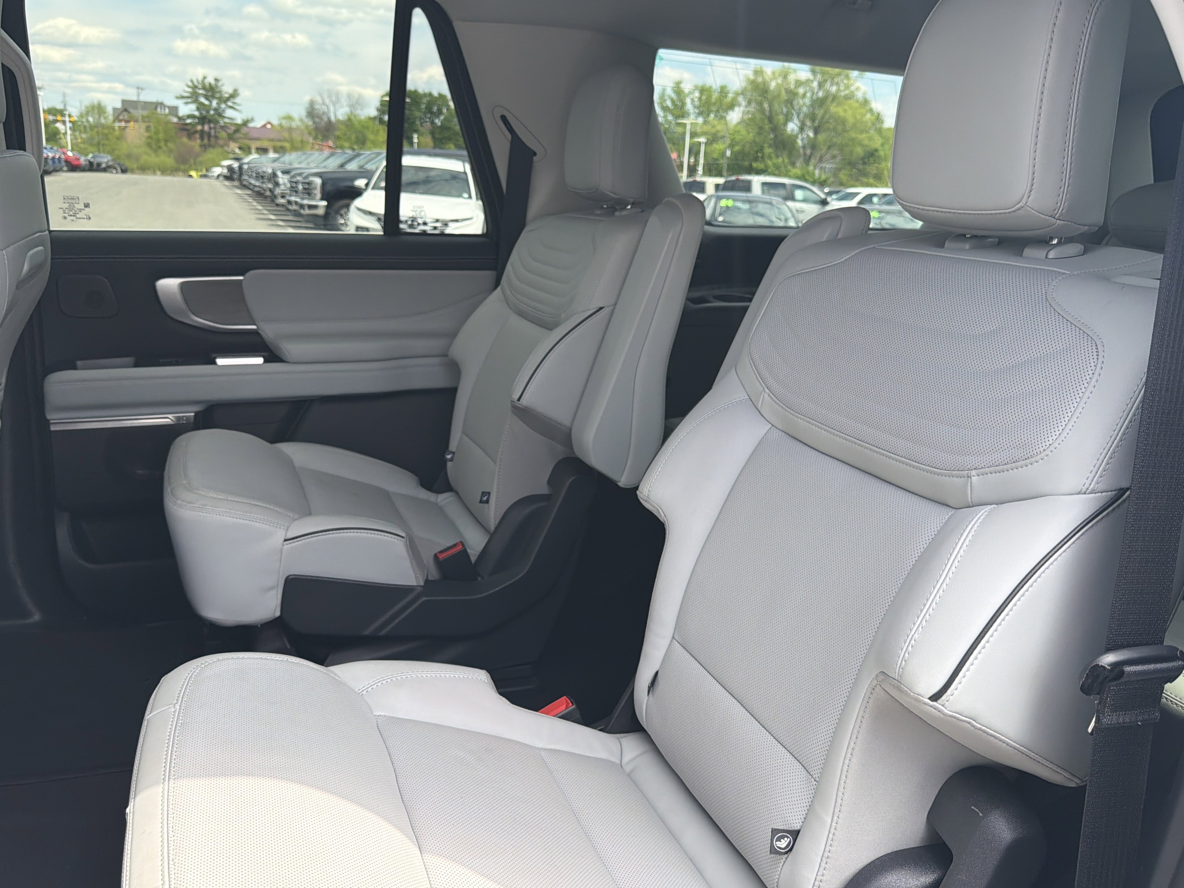Certified 2025 Ford Expedition Max Platinum w/ Platinum Ultimate Package AWD/4WD image 13