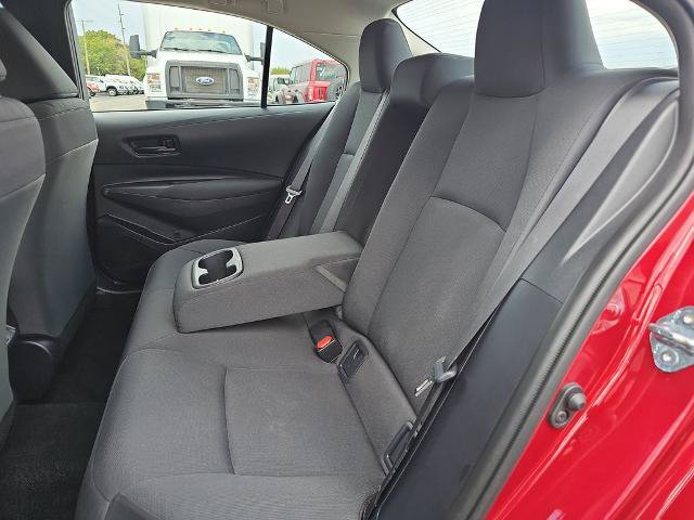 Used 2025 Toyota Corolla LE FWD image 14