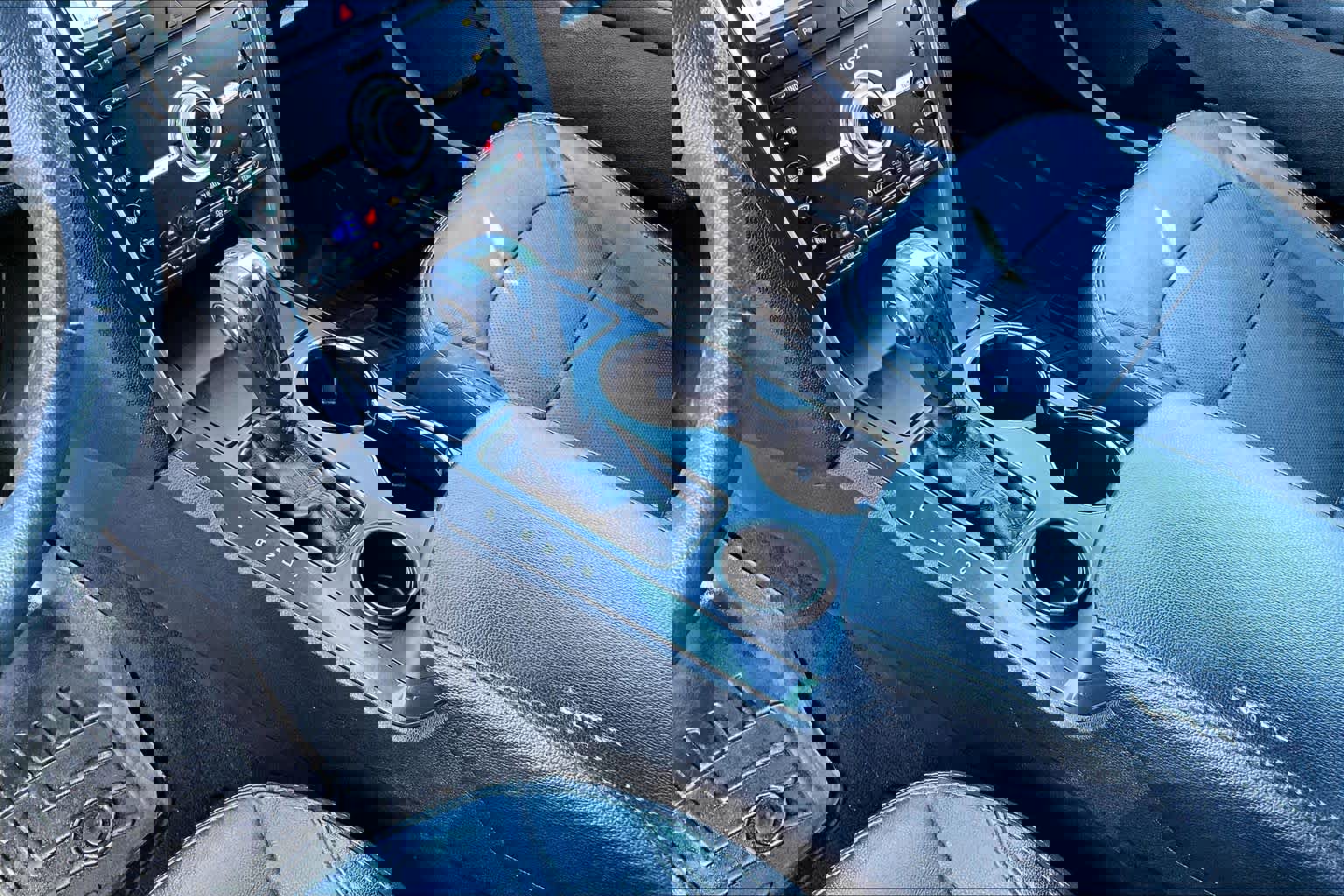 Certified 2019 Ford Explorer Limited w/ Class III Trailer Tow Package image 18