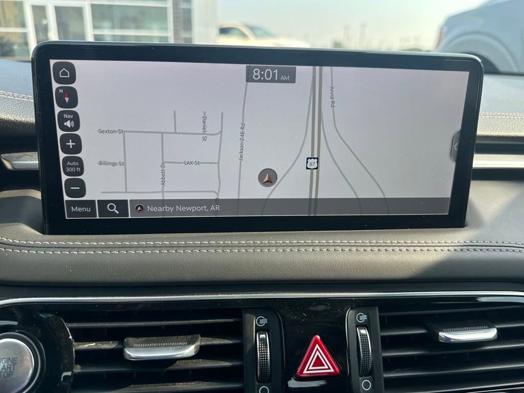 Used 2023 Genesis G70 2.0T image 9