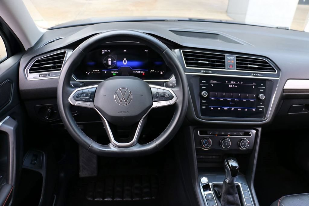 Used 2024 Volkswagen Tiguan SE AWD/4WD image 22