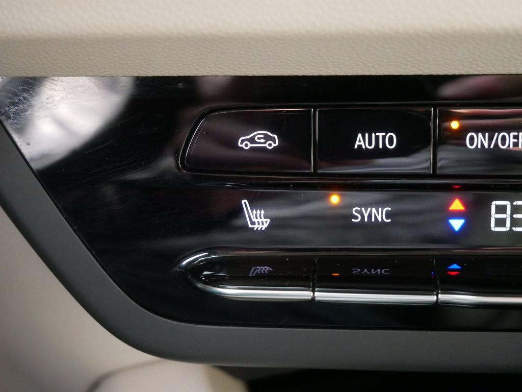 Used 2023 Buick Envision Essence AWD/4WD image 27