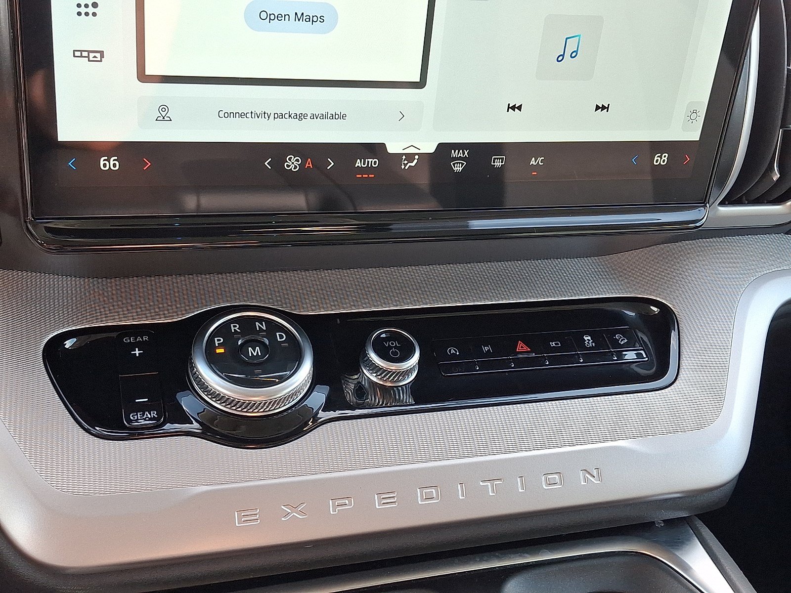 Certified 2025 Ford Expedition Active AWD/4WD image 14