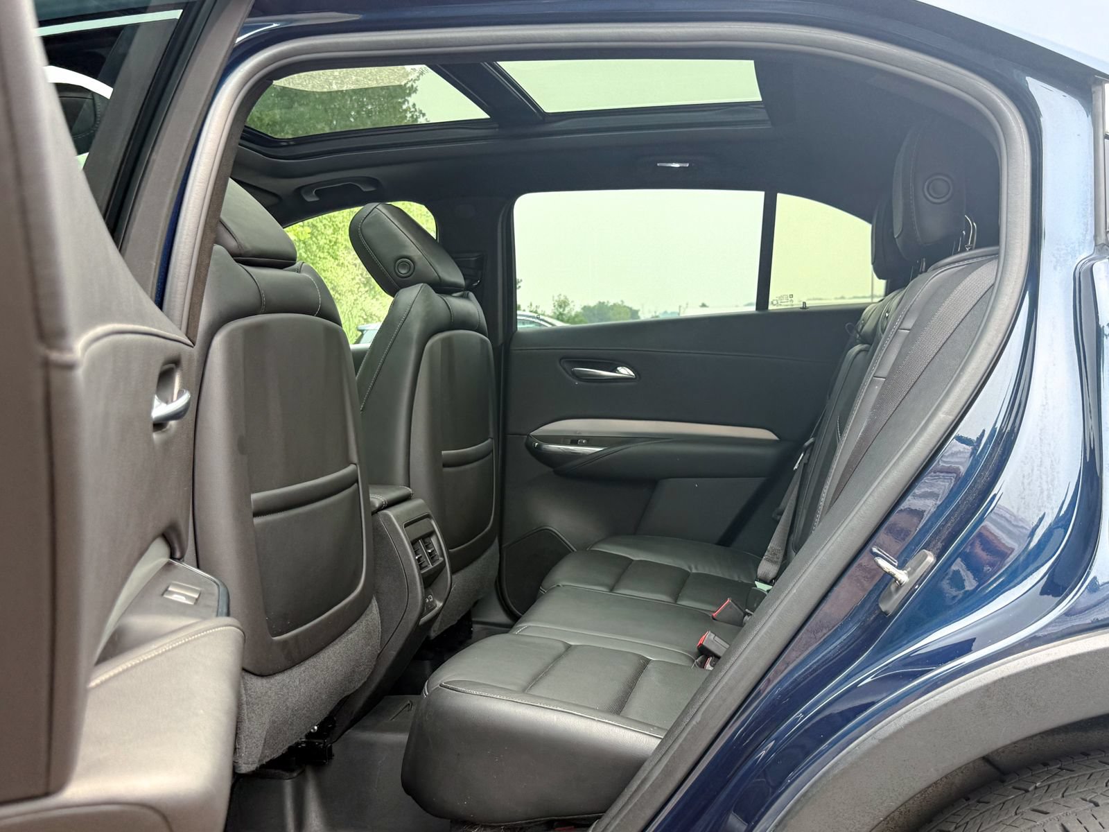 Used 2019 Cadillac XT4 Premium Luxury AWD/4WD image 19