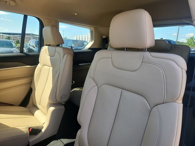 Used 2021 Jeep Grand Cherokee L Limited w/ MOPAR Finishing Package AWD/4WD image 25