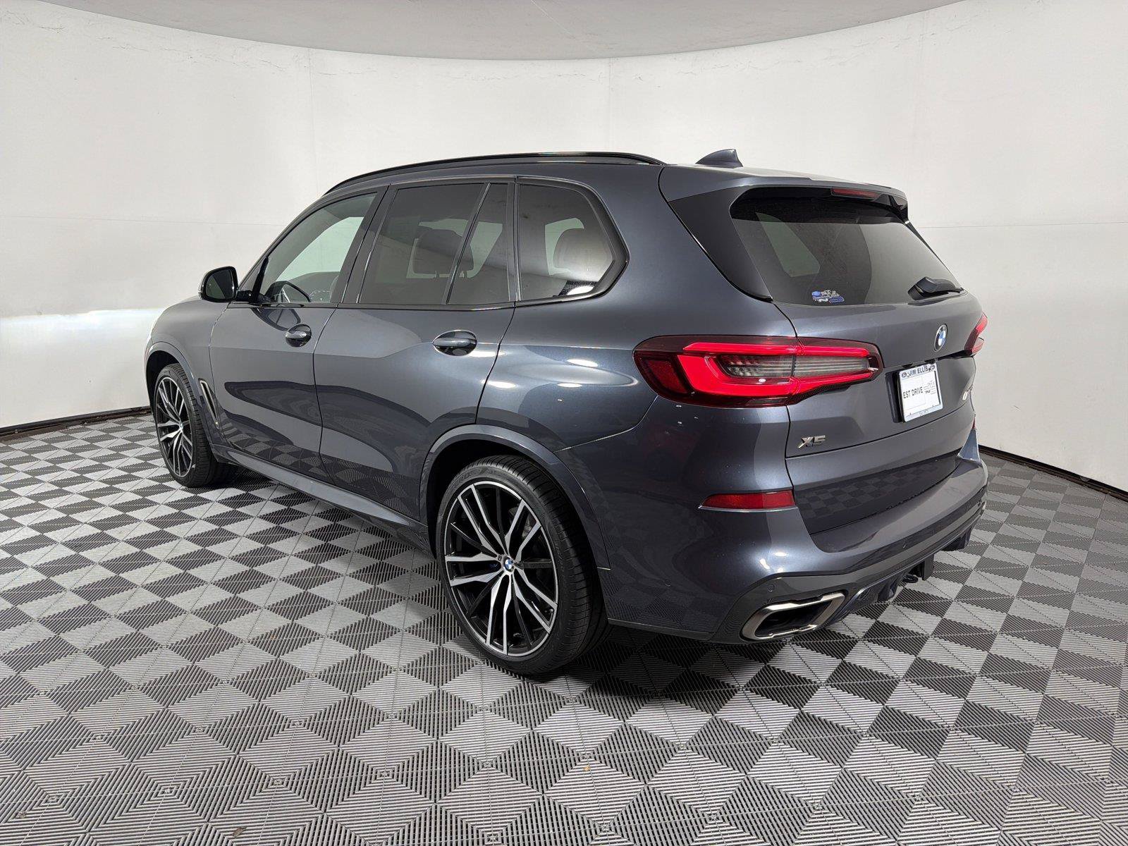 Used 2021 BMW X5 M50i w/ Premium Package AWD/4WD image 5