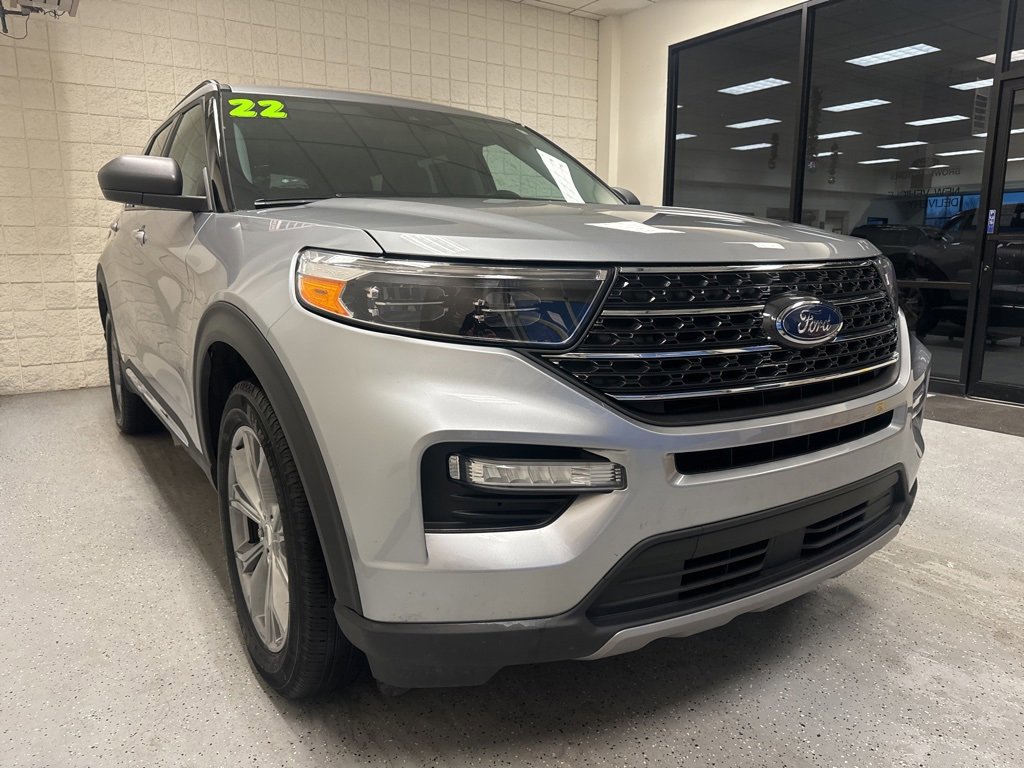 Certified 2022 Ford Explorer XLT w/ Equipment Group 202A image 2
