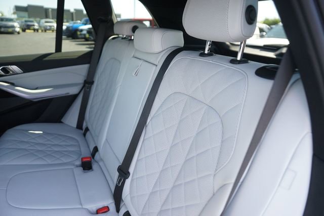Used 2024 BMW X5 sDrive40i w/ Premium Package RWD image 14