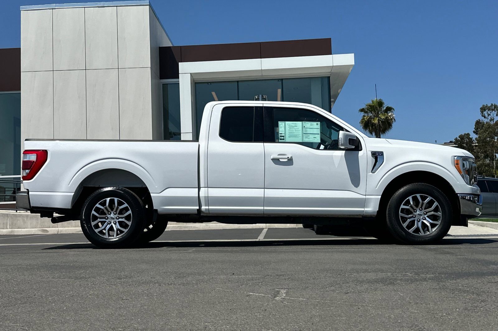 Certified 2022 Ford F150 Lariat w/ Trailer Tow Package RWD image 2