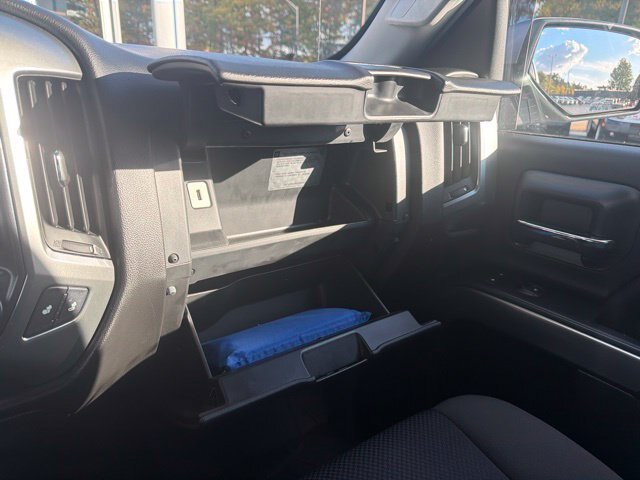 Used 2018 Chevrolet Silverado 1500 LT w/ All Star Edition AWD/4WD image 24