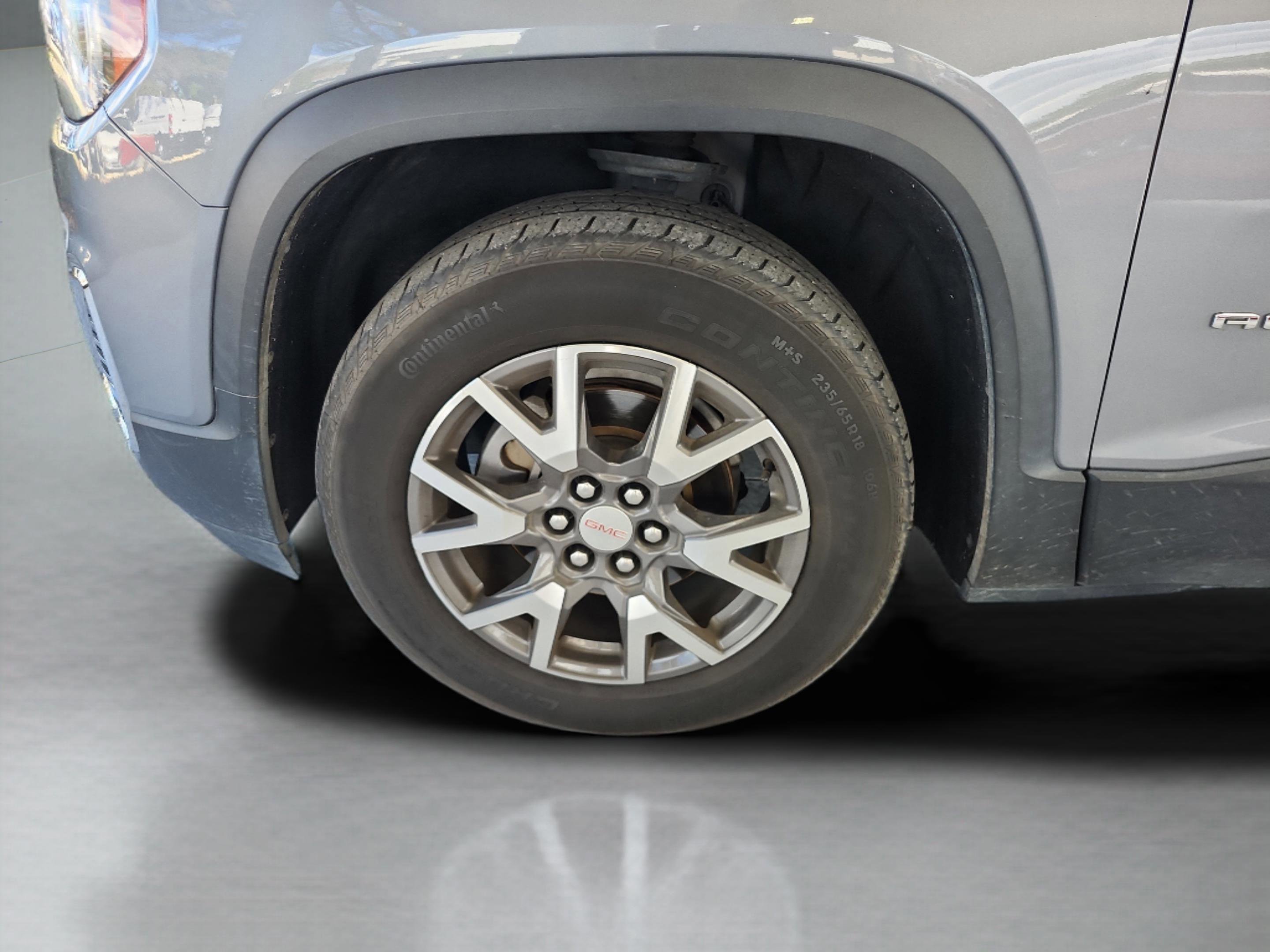 Used 2020 GMC Acadia SLE w/ LPO, Floor Liner Package image 10