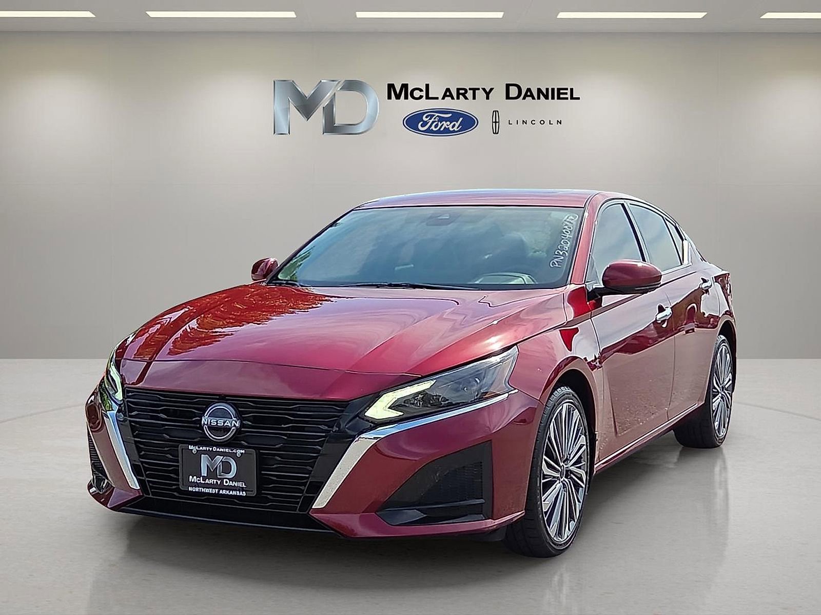 Used 2023 Nissan Altima 2.5 SL AWD/4WD image 2