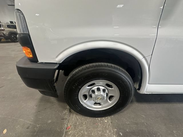 Used 2025 Chevrolet Express 3500 LS RWD image 23