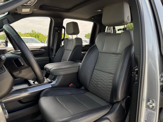 Used 2024 Chevrolet Silverado 2500 ZR2 w/ Technology Package image 25