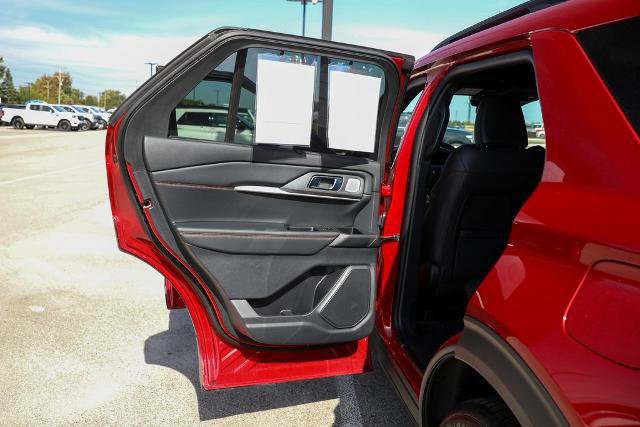 Certified 2025 Ford Explorer ST image 30