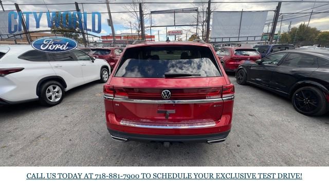 Used 2024 Volkswagen Atlas SE w/ Panoramic Sunroof Package image 4