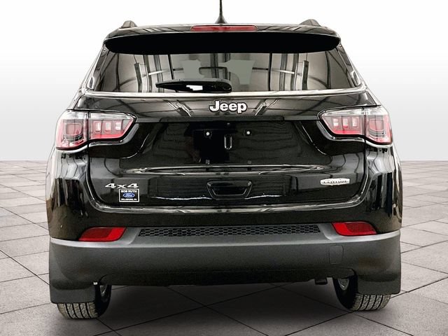 Used 2022 Jeep Compass Latitude w/ Convenience Group AWD/4WD image 4