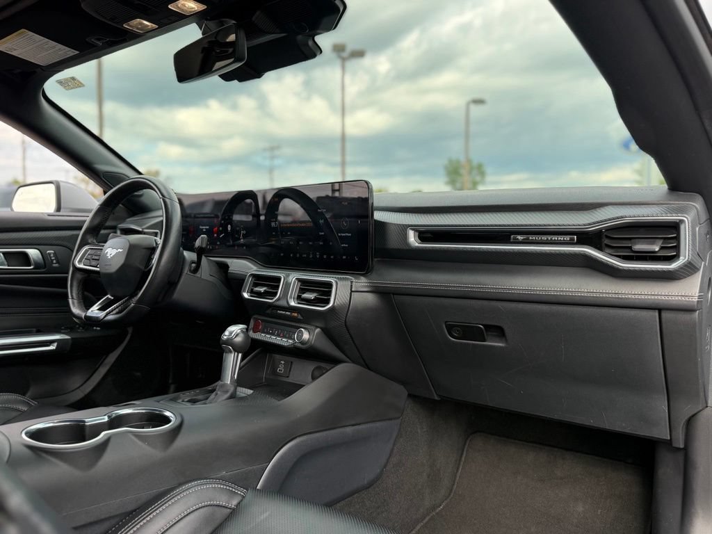 Certified 2025 Ford Mustang Convertible RWD image 17