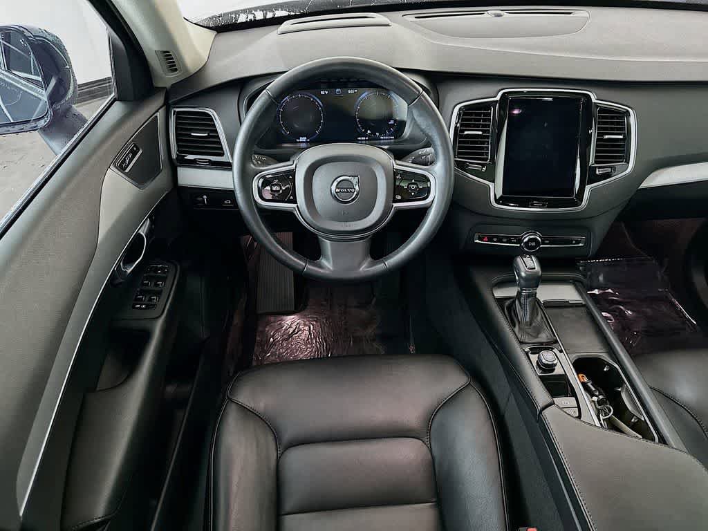 Used 2022 Volvo XC90 T5 Momentum w/ Advanced Package FWD image 9