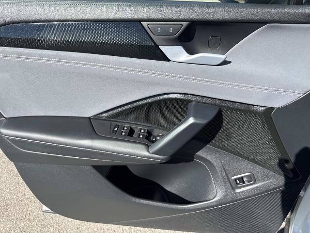 Used 2026 Volkswagen Tiguan SE R-Line image 13