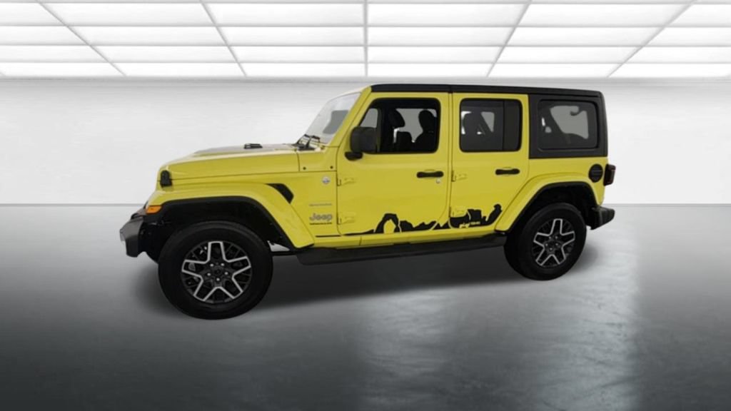 Used 2024 Jeep Wrangler Unlimited Sahara AWD/4WD image 3