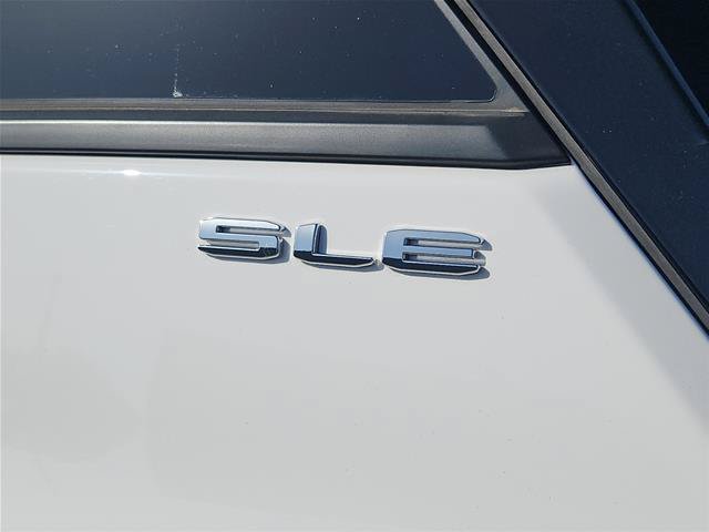 Used 2023 GMC Terrain SLE w/ Driver Convenience Package AWD/4WD image 30