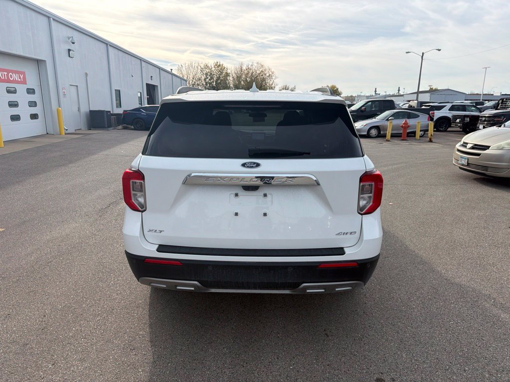 Certified 2023 Ford Explorer XLT w/ Equipment Group 202A AWD/4WD image 5