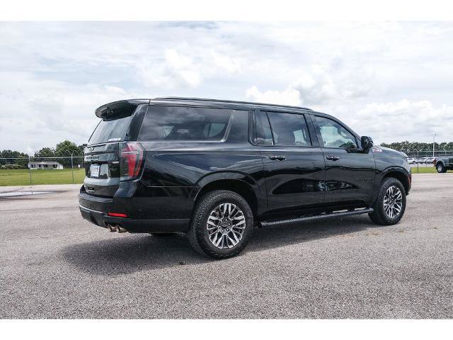 Used 2025 Chevrolet Suburban Z71 AWD/4WD image 4