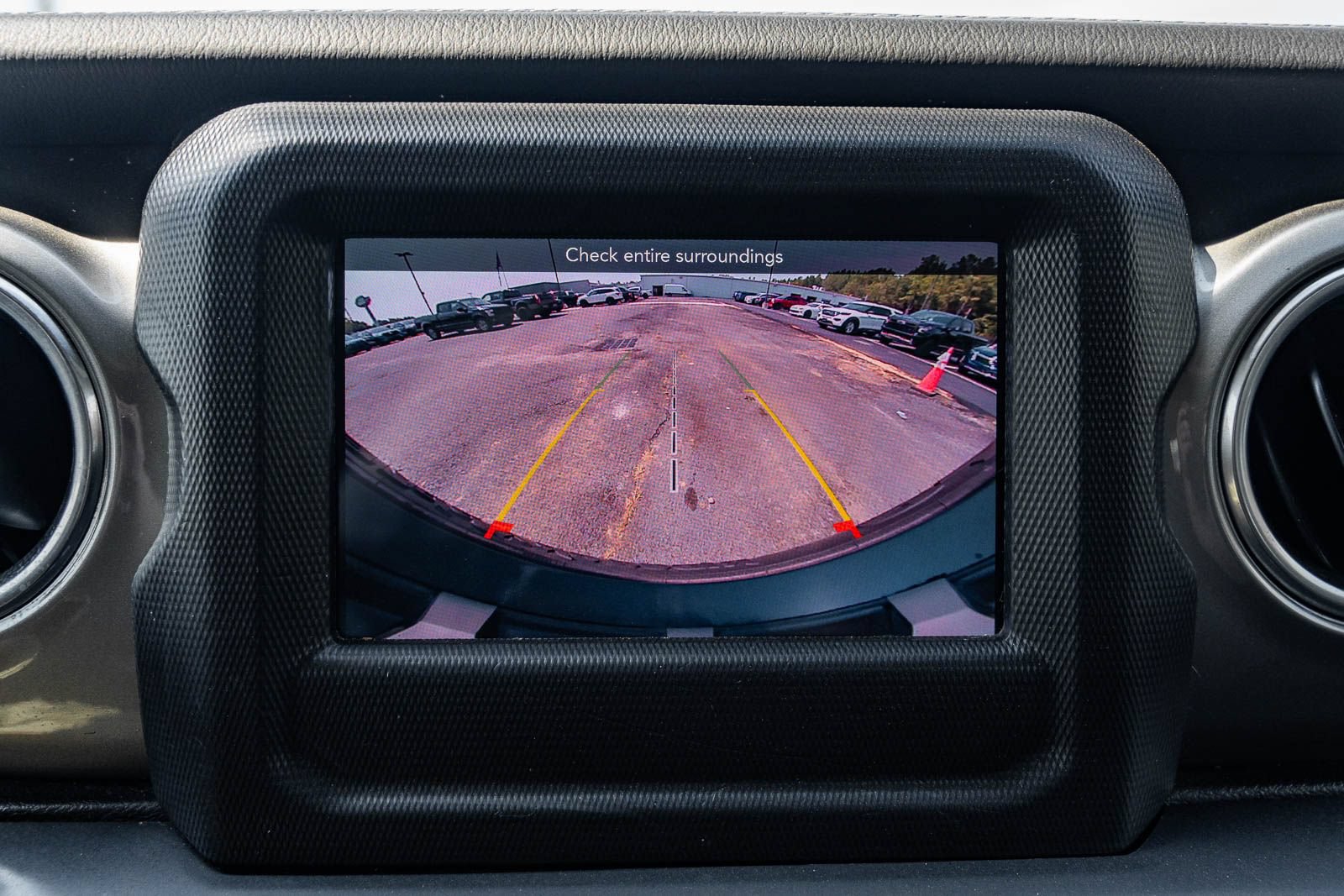 Used 2019 Jeep Wrangler Unlimited Sahara AWD/4WD image 31