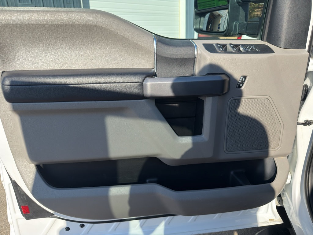 Certified 2019 Ford F350 XLT w/ Camper Package AWD/4WD image 15