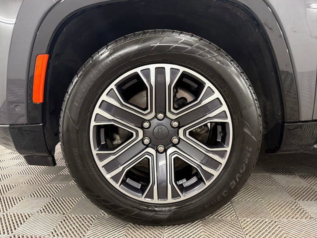 Used 2024 Jeep Wagoneer L Series II image 15