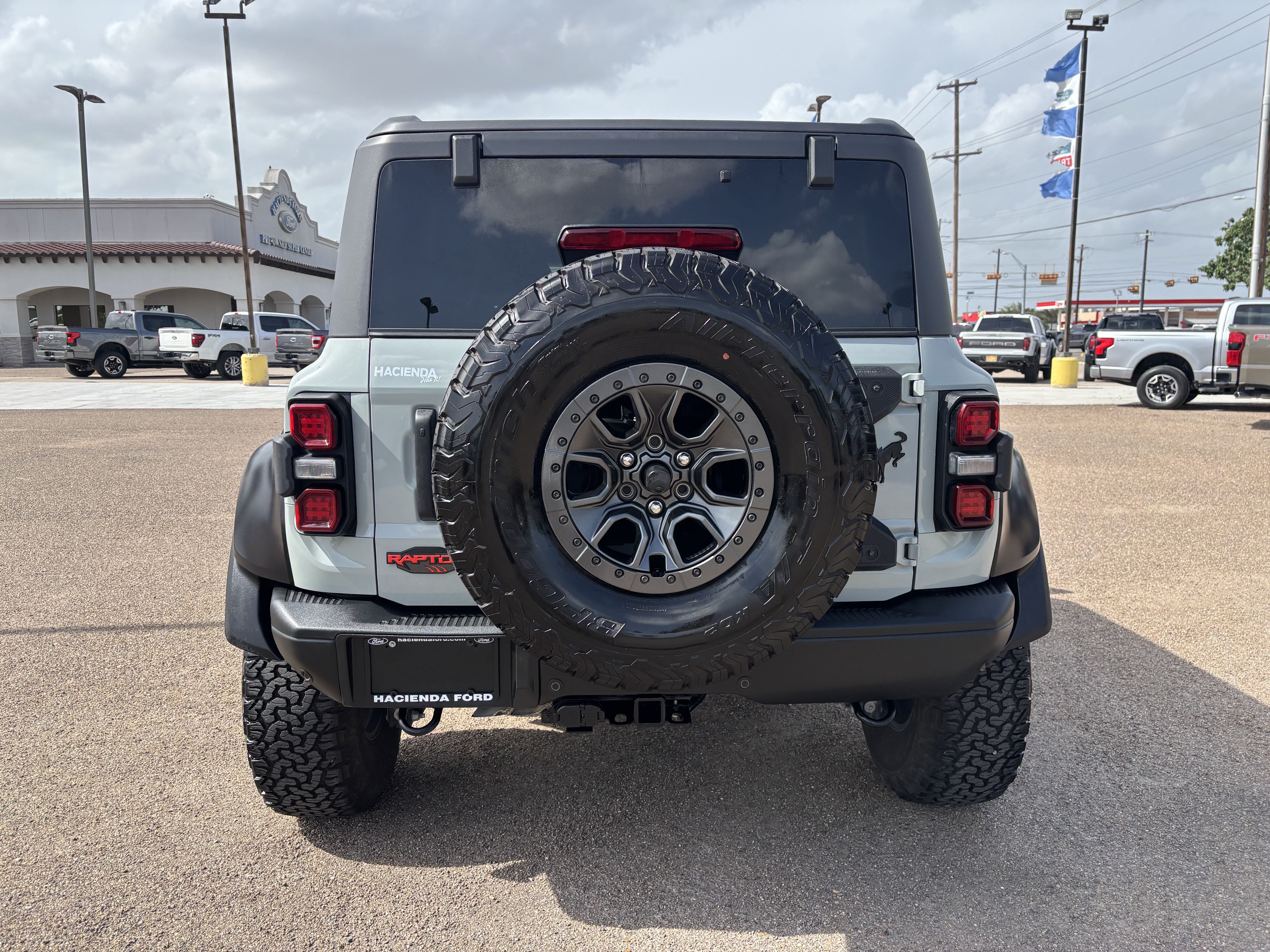 Certified 2022 Ford Bronco Raptor AWD/4WD image 3